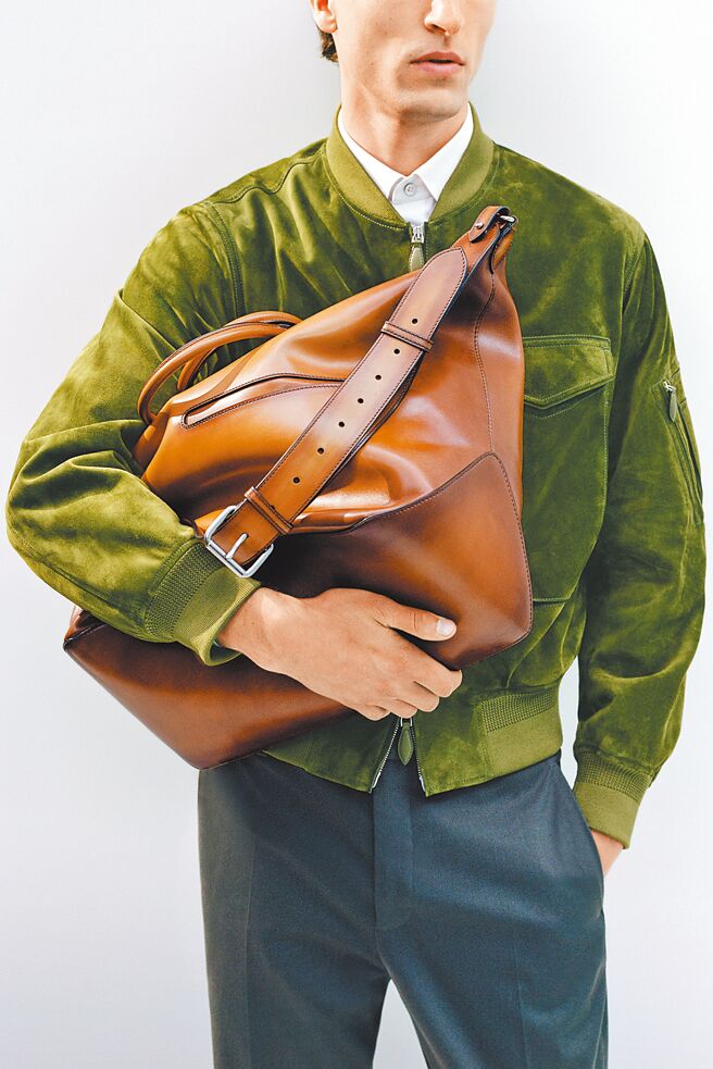 Berluti在奢華故事中，以材質的多元素講述這一篇章的故事。（Berluti提供）