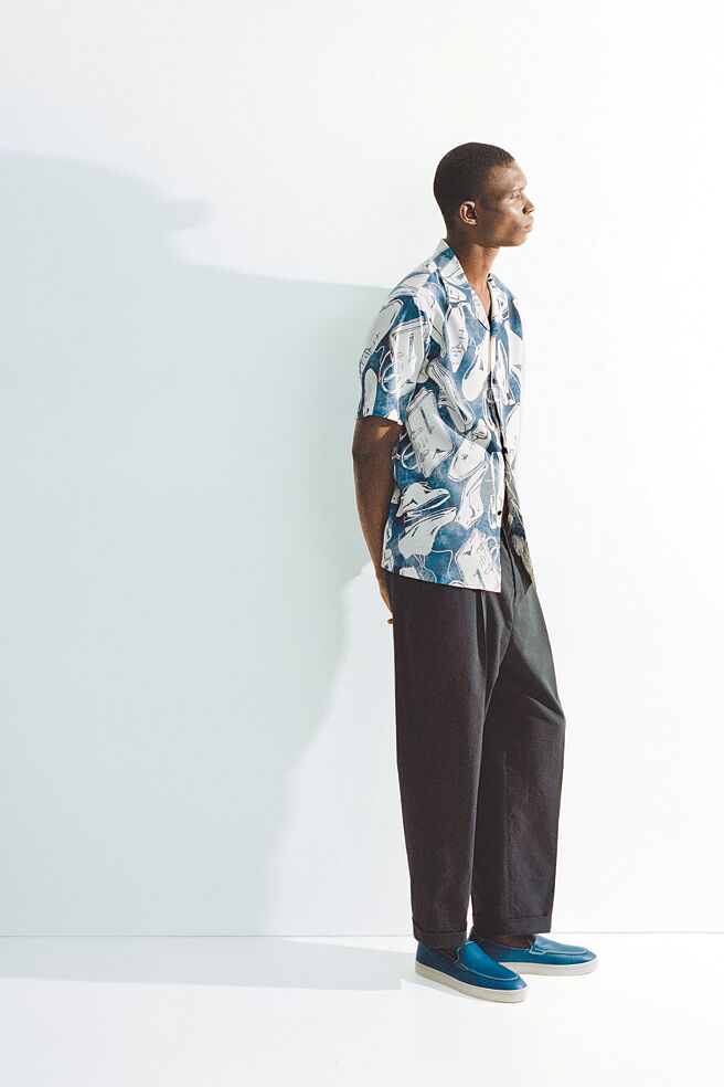 絲質與印花，帶來另一種涼感風格。（Berluti提供）