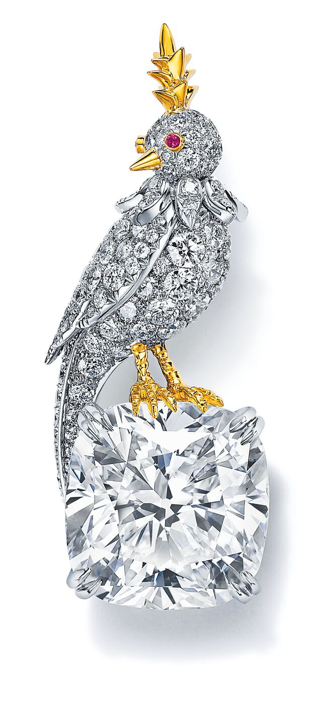 石上鳥系列回眸鳥鑽石胸針，22克拉鑽石。（Tiffany & Co.提供）