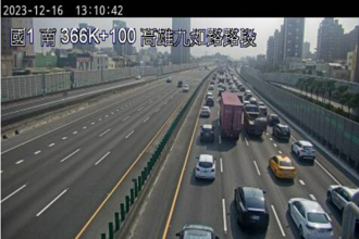 國1南下高雄九如段 5車追撞！車流回堵5公里