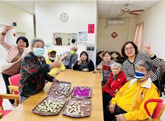 關懷失智失能長者及家屬  部苗辦家屬支持課程暨家庭冬日活動