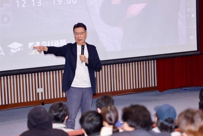 国民党副总统候选人赵少康即使在年轻人环伺的场子，也敢跟绿营直球对决，引发热议。（示意图／本报资料照片）