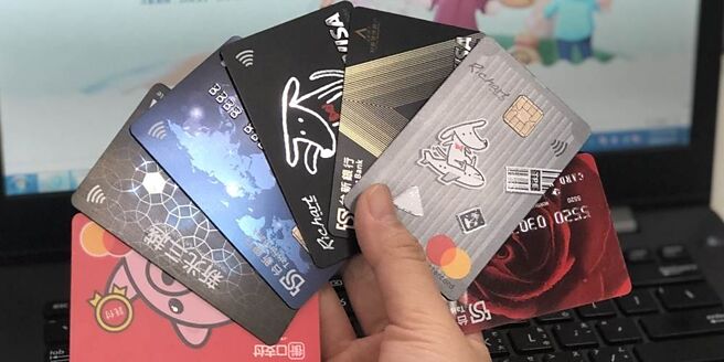 疫後報復性消費與旅遊，讓信用卡出現20年來最大成長動能。據各發卡機構公告，11月信用卡刷卡量達3,662億元，創同期新高。圖／本報資料照片