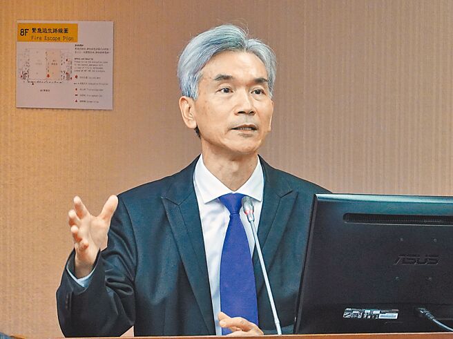 环境部昨天再预告「温室气体减量额度交易拍卖及移转管理办法」。图为环境部长薛富盛。（本报资料照片）