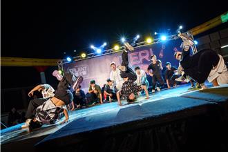 海盜船上看表演！ 「雄校聯」成發破天荒辦在大立空中樂園