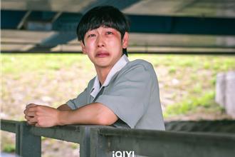 任时完为《少年时代》不计形象搞笑 导演忧心他是否要隐退