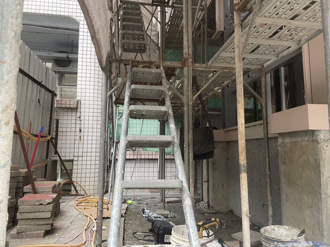 國小電梯施工驚魂！目睹妻遭夾「臉變形手骨折」亡 警依過失致死送辦