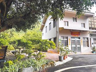 赖清德万里违建成打卡点！「宗教圣地」Google星评曝光