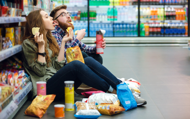 現代人對於垃圾食物的熱情，很可能肇因於歐洲14世紀的黑死病疫情。（示意圖／Shutterstock）