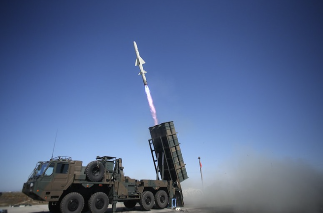 日本防衛預算創新高，該國政府已就2024年度中央政府總預算案編列約逾7兆日圓防衛經費展開最後協調，而這筆預算也包括美軍整編經費。圖為日本國產12式陸基反艦飛彈。（圖／日本陸上自衛隊官網）
