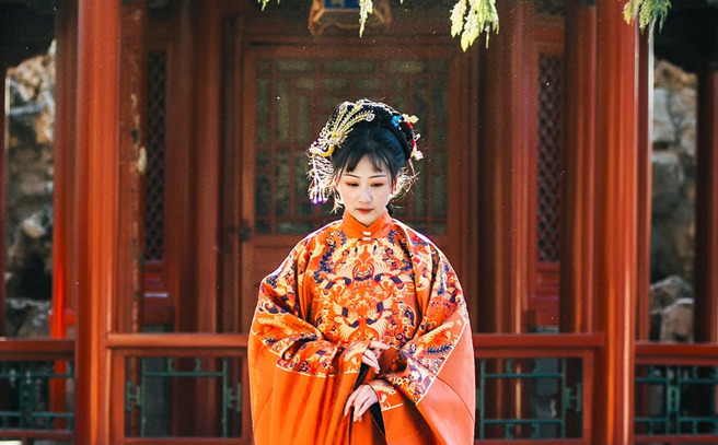 古代婦人沒見過世面，想法較為單純，面對出家人往往容易卸下心防，騙子就會趁機打探她們的底細，再量身訂製騙局。（示意圖／達志影像）