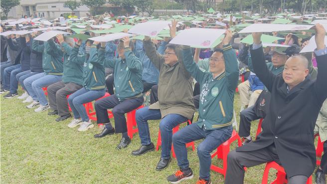 民进党今日下午在新北市三重举行赖萧配「环岛拼图」造势的首发预演。（吕健豪摄）
