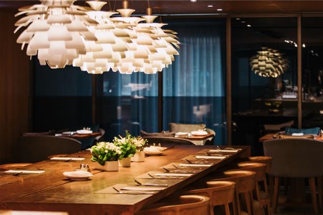 慕軒飯店GUSTOSO義大利餐廳氣氛沉穩低調，12月31日推出跨年限量套餐，每位2880元加1成。（國泰飯店觀光事業提供）