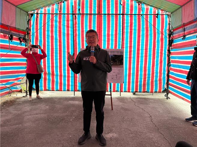 立法院副院长蔡其昌17日会勘，争取外埔开凿两口抗旱水井，解决枯水季缺水问题。（蔡其昌服务处提供／陈淑娥台中传真）