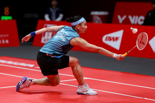 戴资颖在球迷高声加油下，努力打出精采好球。（Badminton Photo提供）