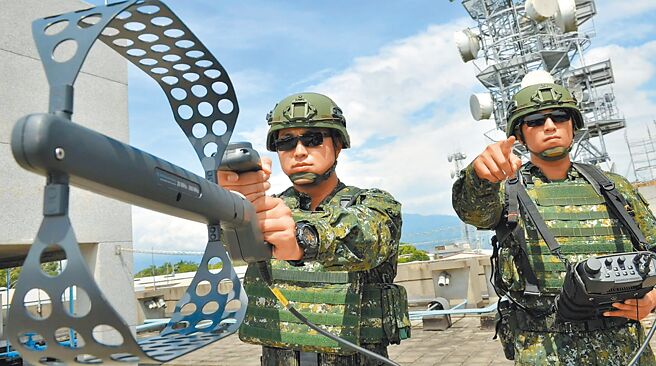 美国国务院已批准对台「迅安系统作业维持」军售案，价值约新台币94亿元，并通知美国国会。图为资通电军指挥部招募宣传片。（摘自国军人才招募中心）