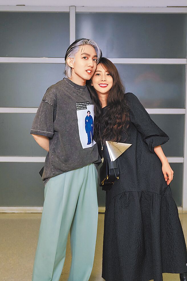 林宥嘉（左）15日起連3天在小巨蛋開唱，老婆丁文琪天天到場相挺。（華研國際提供）