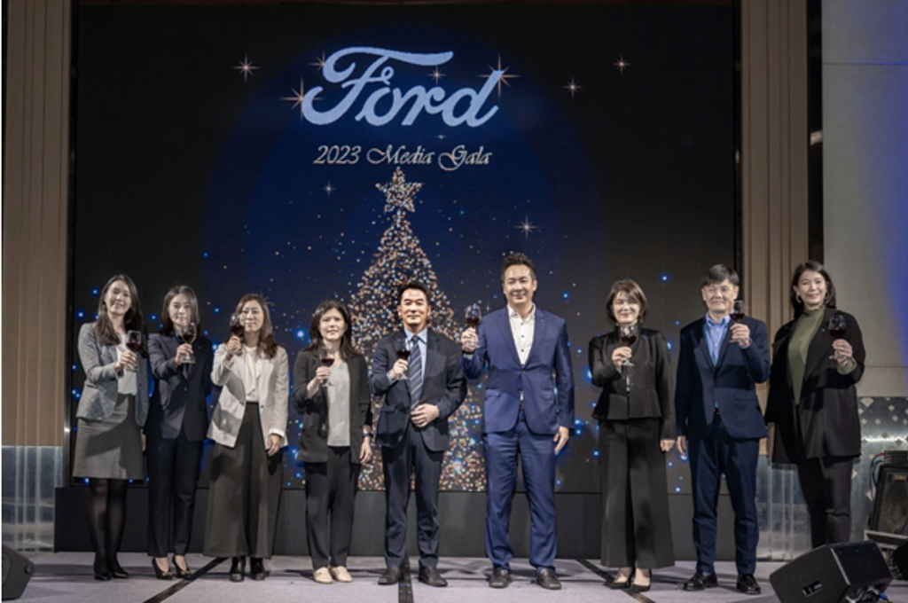 福特六和汽車總經理 陳文芳率領管理及營銷團隊，感謝台灣消費者過往的支持與肯定，未來也會延續Ford品牌精神與在地化結合，持續導入優質先進的新車產品。(業者提供)