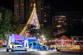 TOYOTA進駐新北歡樂耶誕城 秀電車及油電車