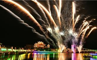 龍潭大池辦跨年花火音樂會 修繕照明工程趕月底完工