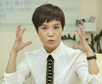 李艷秋掀綠白鬥真相：愛搞密室協商  被拆穿繼續演清高