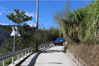五峰云山替代道路完工通车 部落乡亲热烈庆祝