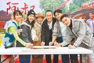 王識賢《阿叔》混熟飯店 直搗廚房削水果