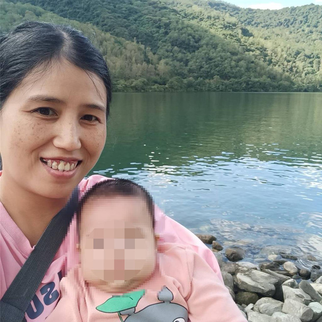 花蓮40歲潘姓婦女洗腎5年，相隔12年再度懷上第二胎，經醫療團隊改變、調整療程與用藥，成功幫助她在7月底順利產下女兒，且寶寶至今健康長大。（門諾醫院提供／羅亦晽花蓮傳真）