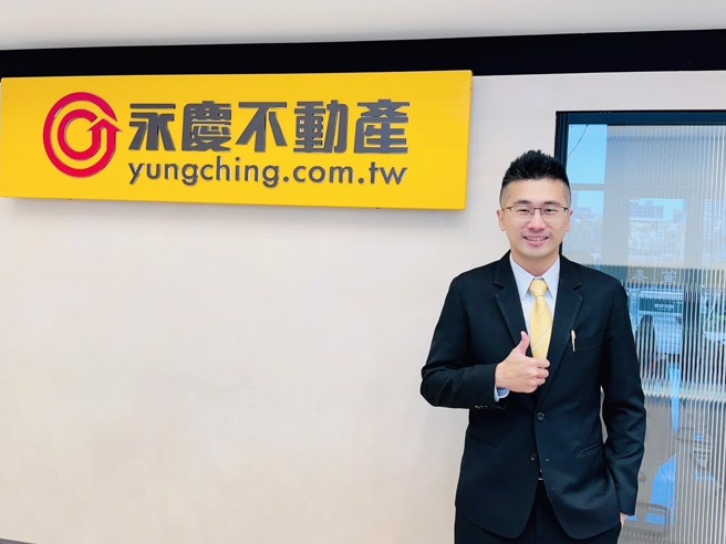 
房仲资歷17年的陈纮颐，看中永庆房产集团品牌力与联卖力，一年多的时间就开出2家永庆不动产加盟店。图片来源：永庆房产集团
