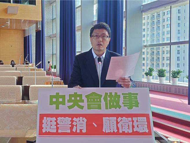 市議員林德宇18日質詢時表示，113年度中央補助的經費都比往年還高，但汰換效率可能還是略顯不足，要求市府追加預算加速汰換。（林德宇提供／張亦惠台中傳真）