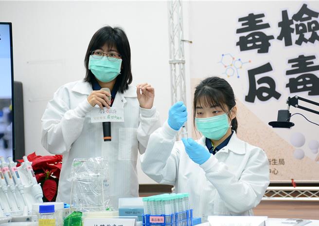 屏東縣政府毒品鑑驗實驗室18日啟用，未來將縮短毒品檢驗的時效性。（林和生攝）