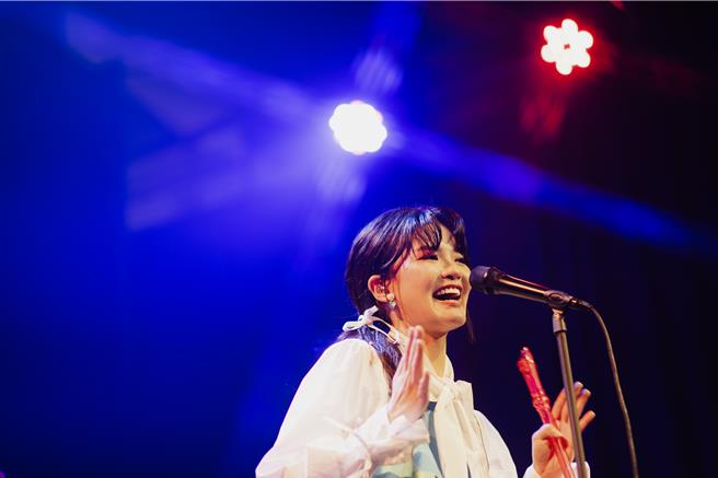 許淨淳日前推出全新創作EP《淳款不足》。（野火娛樂提供）