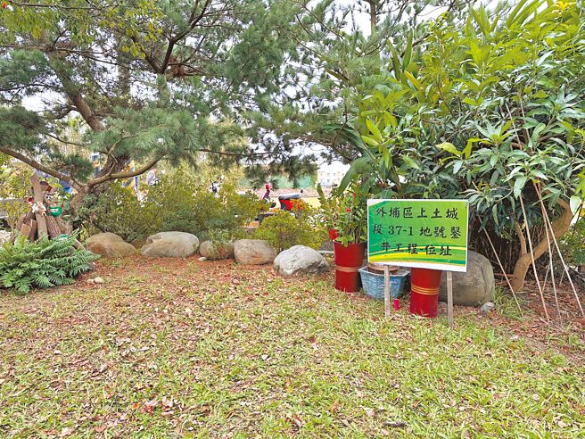 立法院副院長蔡其昌17日邀集農田水利單位會勘，爭取外埔開鑿2口抗旱水井，解決枯水季缺水問題。（蔡其昌服務處提供／陳淑娥台中傳真）