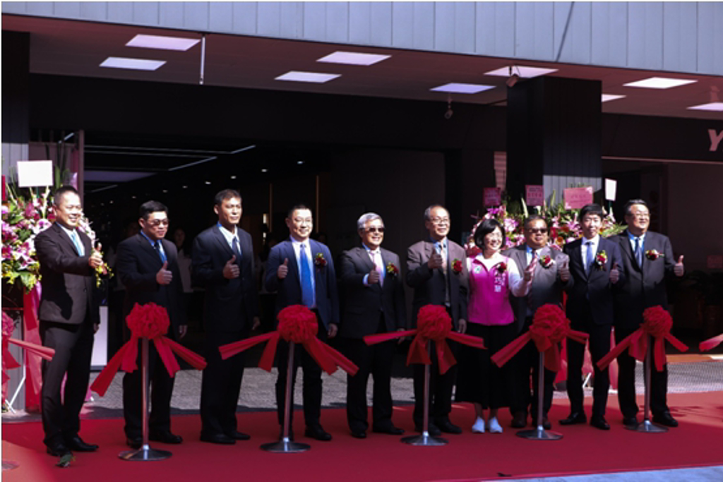 台灣山葉機車在12月15日，於新北市「緯鴻車業」舉辦新型態「Yamaha SuperPlaza（YSP山葉機車頂級服務廣場）」店舖揭幕儀式。 (台灣山葉機車提供)