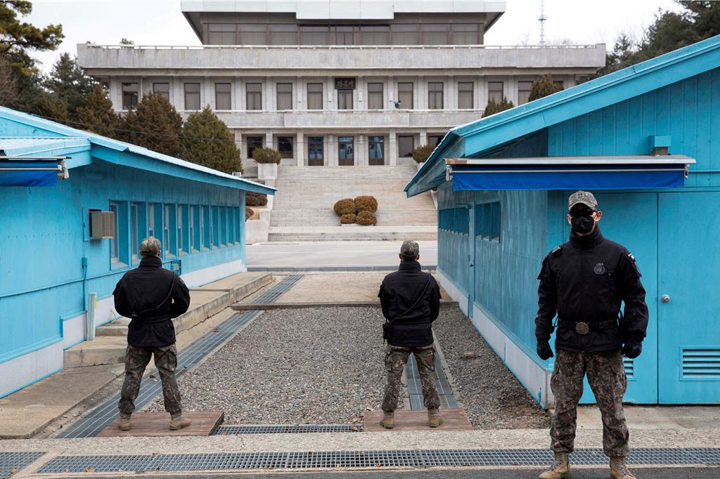 两韩边界板门店联合国军司令部执勤人员恢復武装- 政治圈- 中时