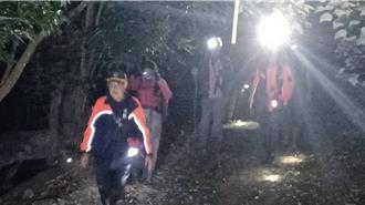 68歲山友摔20米深谷困獅額山稜線 南市消防、義消漏夜搜救