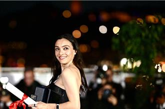 坎城影后力挺女權惹保守派怒火 《春風勁草》卸義肢飆驚人床戲