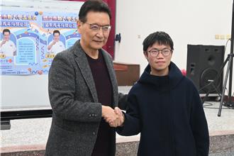 趙少康談兩岸主張「親美和中」 喊話當選兩岸絕對和平