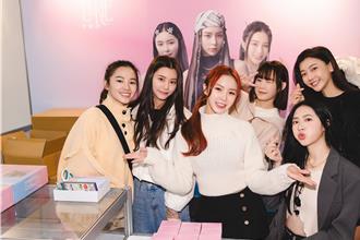 Elkie開心今年「找到自我」 炸裂女孩義氣相挺給驚喜