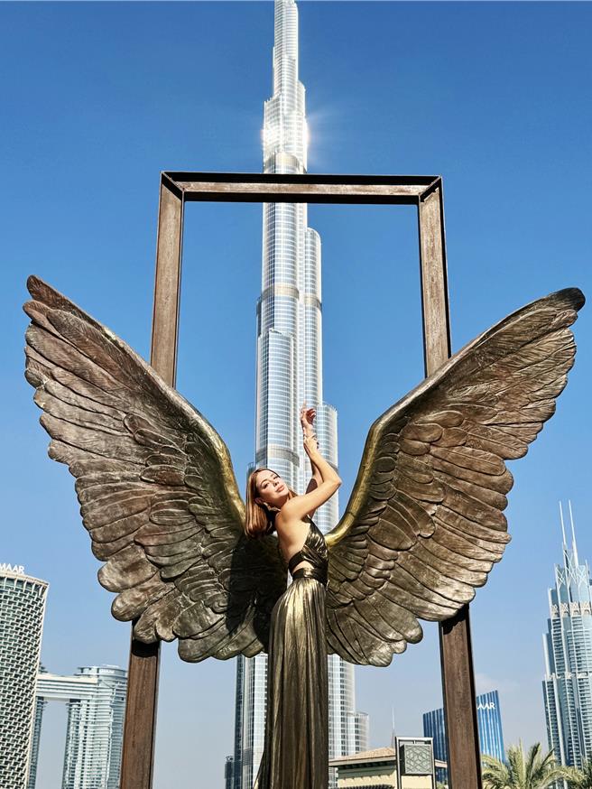 杜拜知名景点「墨西哥的翅膀」也收进安妮的年历。（伊林娱乐提供）