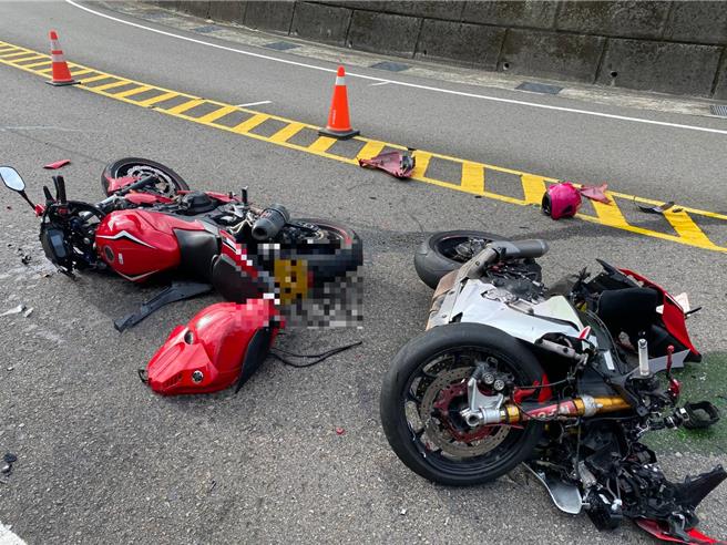 桃园大溪台7乙线18日下午发生4车连环撞事故。（翻摄照片／蔡明亘桃园传真）