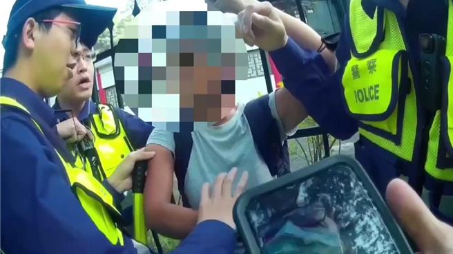 刘女骂警「舔美国懒觉的公务员」无罪，警方表示尊重判决。（警方提供）