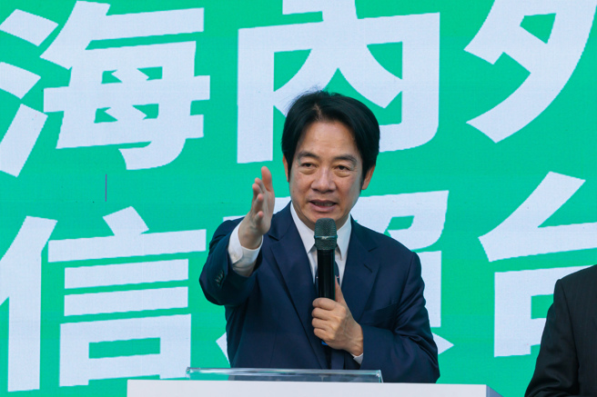 民進黨總統候選人賴清德（見圖）19日出席競總「海內外學術力信賴台灣後援會」成立大會，賴認為，這場選舉不是「藍綠之爭」，是「黑白的選擇」，同時也是進步、退步的選擇；泛綠陣營雖有不同想法，還是要拜託大家支持民進黨。（郭吉銓攝）