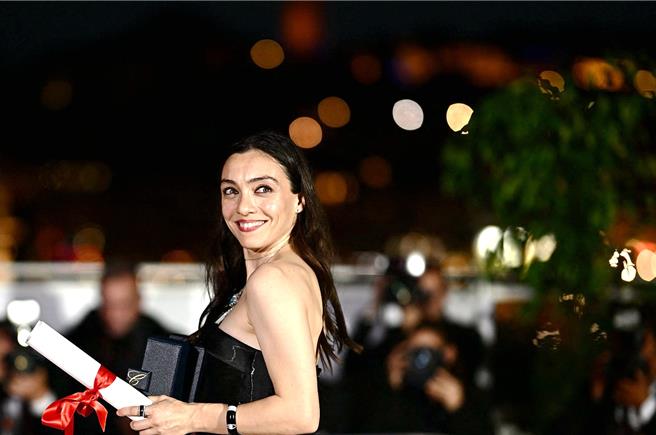 梅薇迪兹达今年以新片《春风劲草》摘下坎城影后大奖。（海鹏提供）