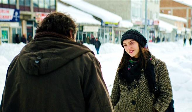 梅薇迪兹达在片中饰演坚毅的身障老师。（海鹏提供）