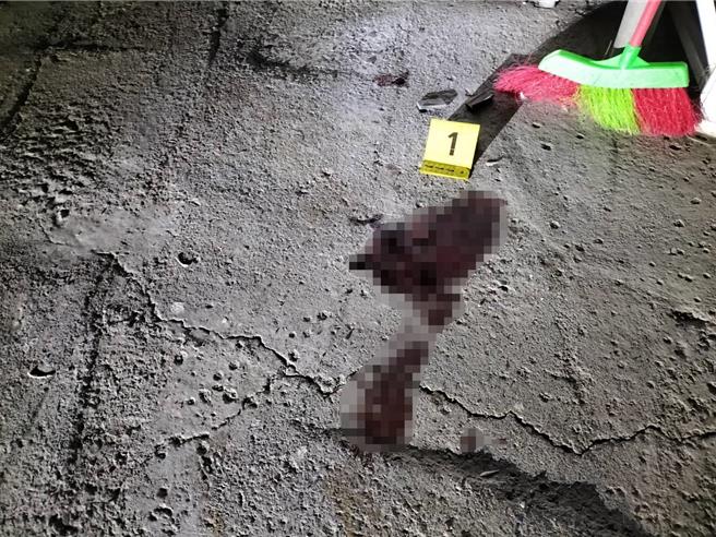 警方在現場採證。(讀者提供／曹婷婷台南傳真)