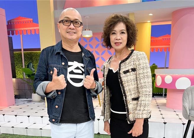 Paul（左）跟丈母娘阿梅姐只差9岁。（纬来综合台提供）