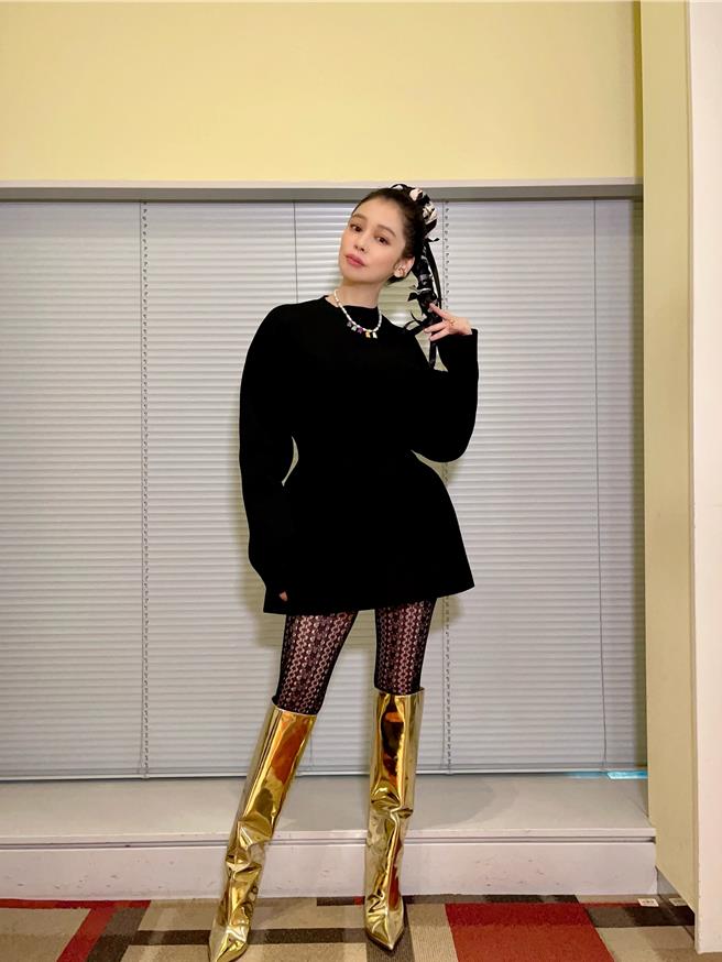 徐若瑄近來在日本受邀和日本天后米希亞合作。（威威巖提供）