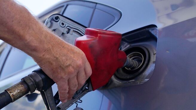 全球推动汽车电动化的潮流下，加拿大传将在本周宣布新规定，2035年前境内销售的新车得全面达到零碳排标准，并以积分制监管汽车制造商。图／美联社