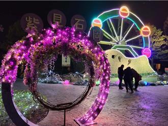 人潮不斷來打卡 台中石岡區花樣燈節吸爆人氣